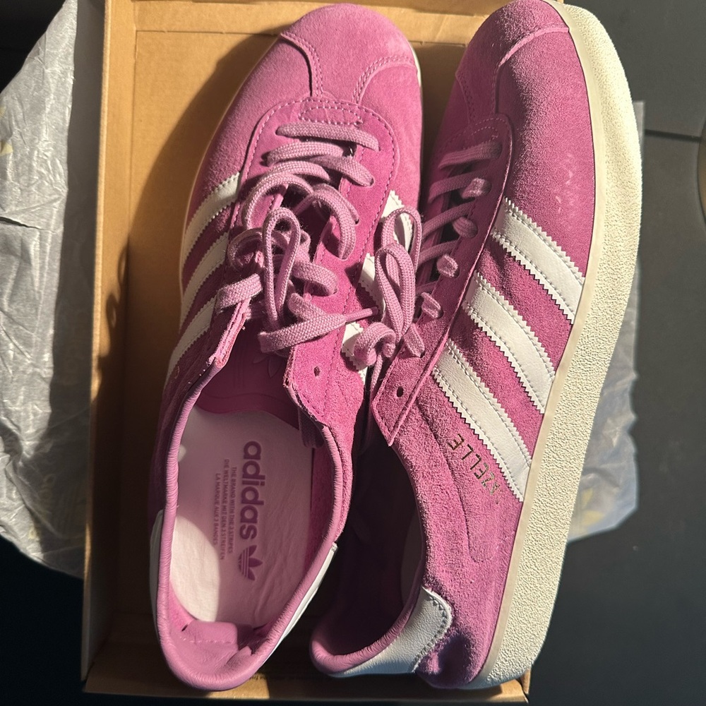 Brand neww pink adidas